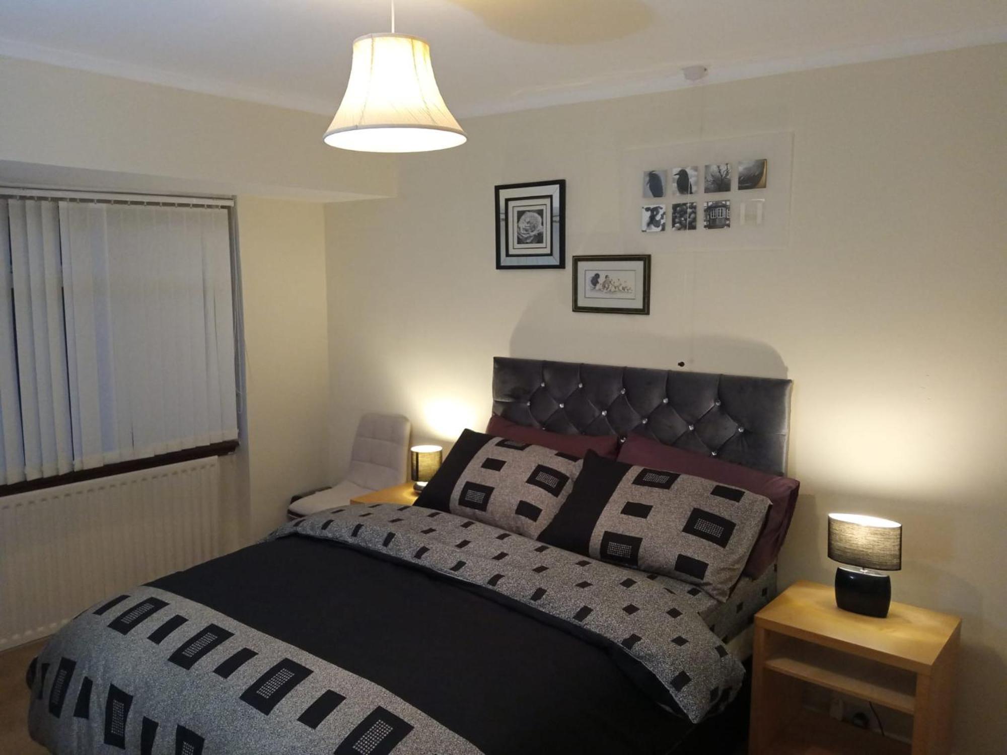 Ideal Home & Cottage Inviting 4 Bedroom Apartments Walsall Dış mekan fotoğraf