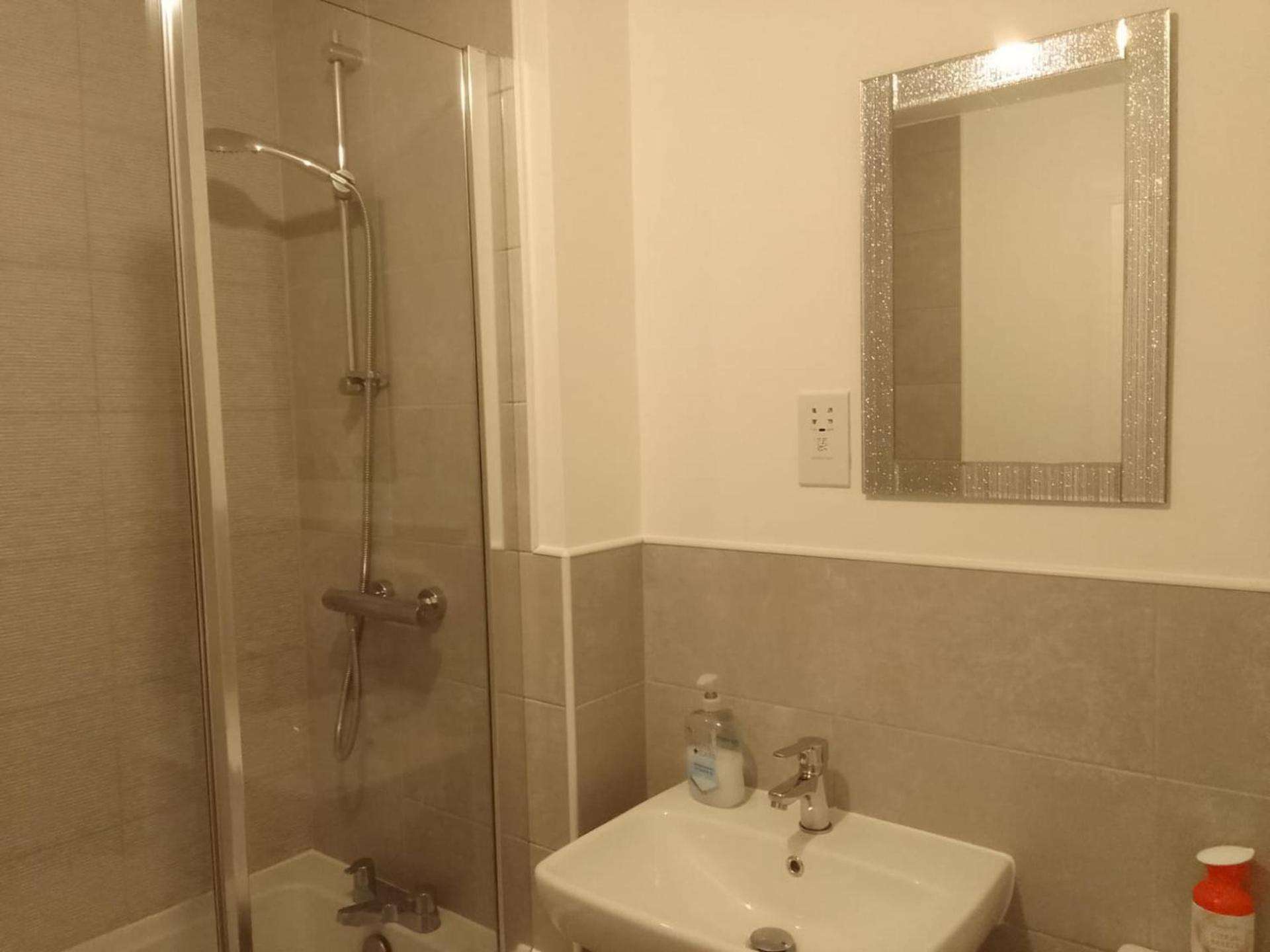 Ideal Home & Cottage Inviting 4 Bedroom Apartments Walsall Dış mekan fotoğraf