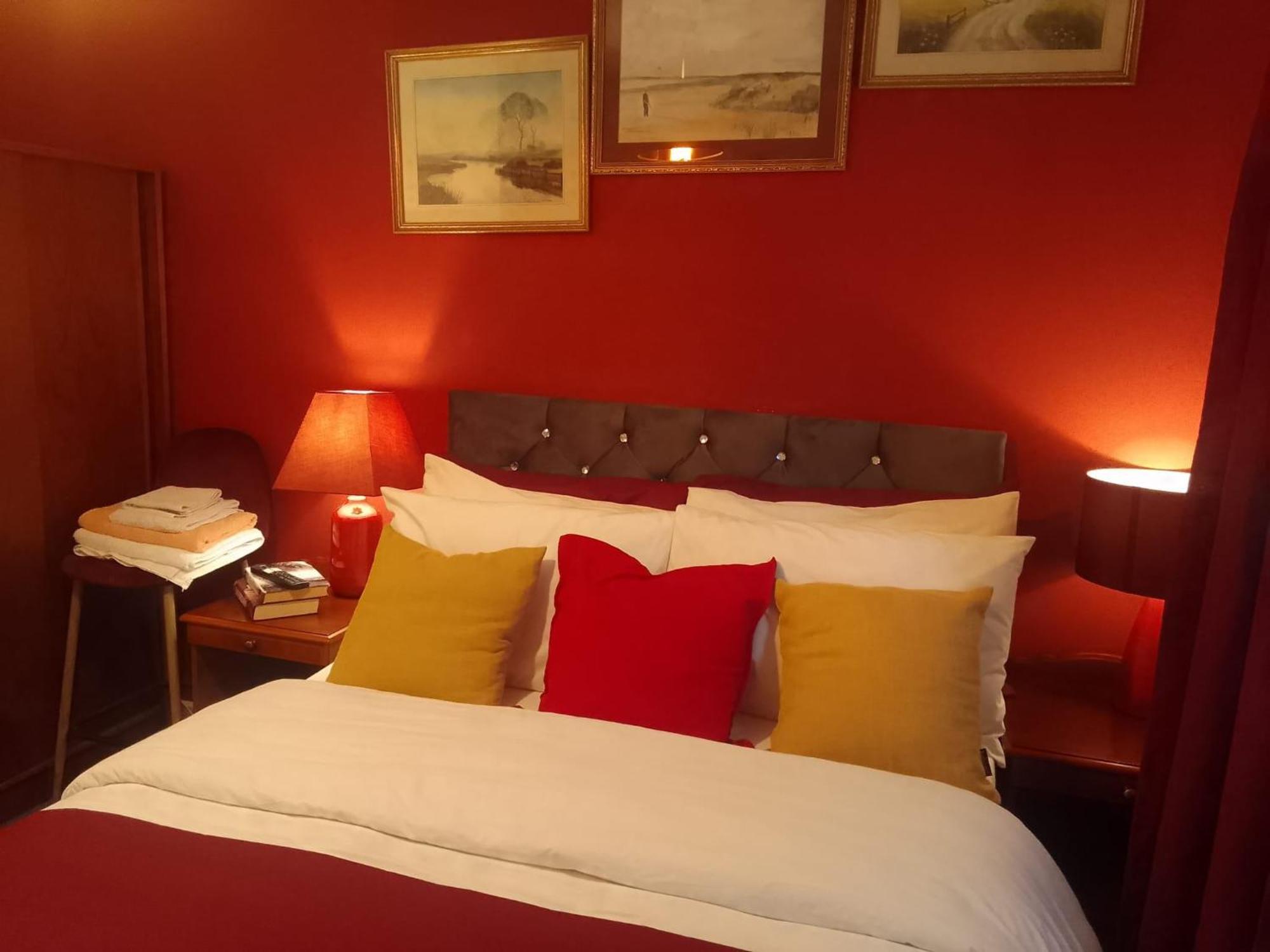 Ideal Home & Cottage Inviting 4 Bedroom Apartments Walsall Dış mekan fotoğraf