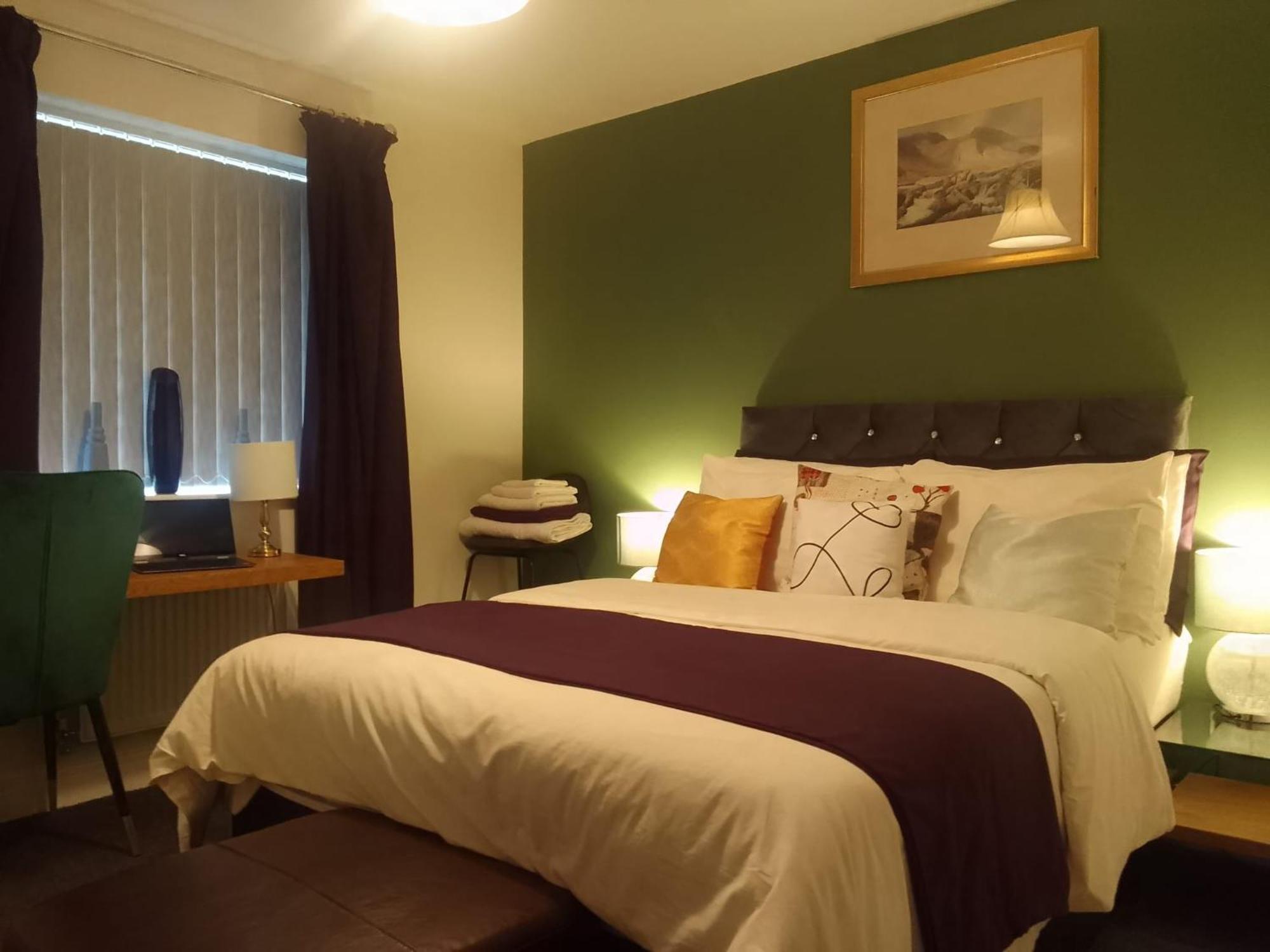 Ideal Home & Cottage Inviting 4 Bedroom Apartments Walsall Dış mekan fotoğraf