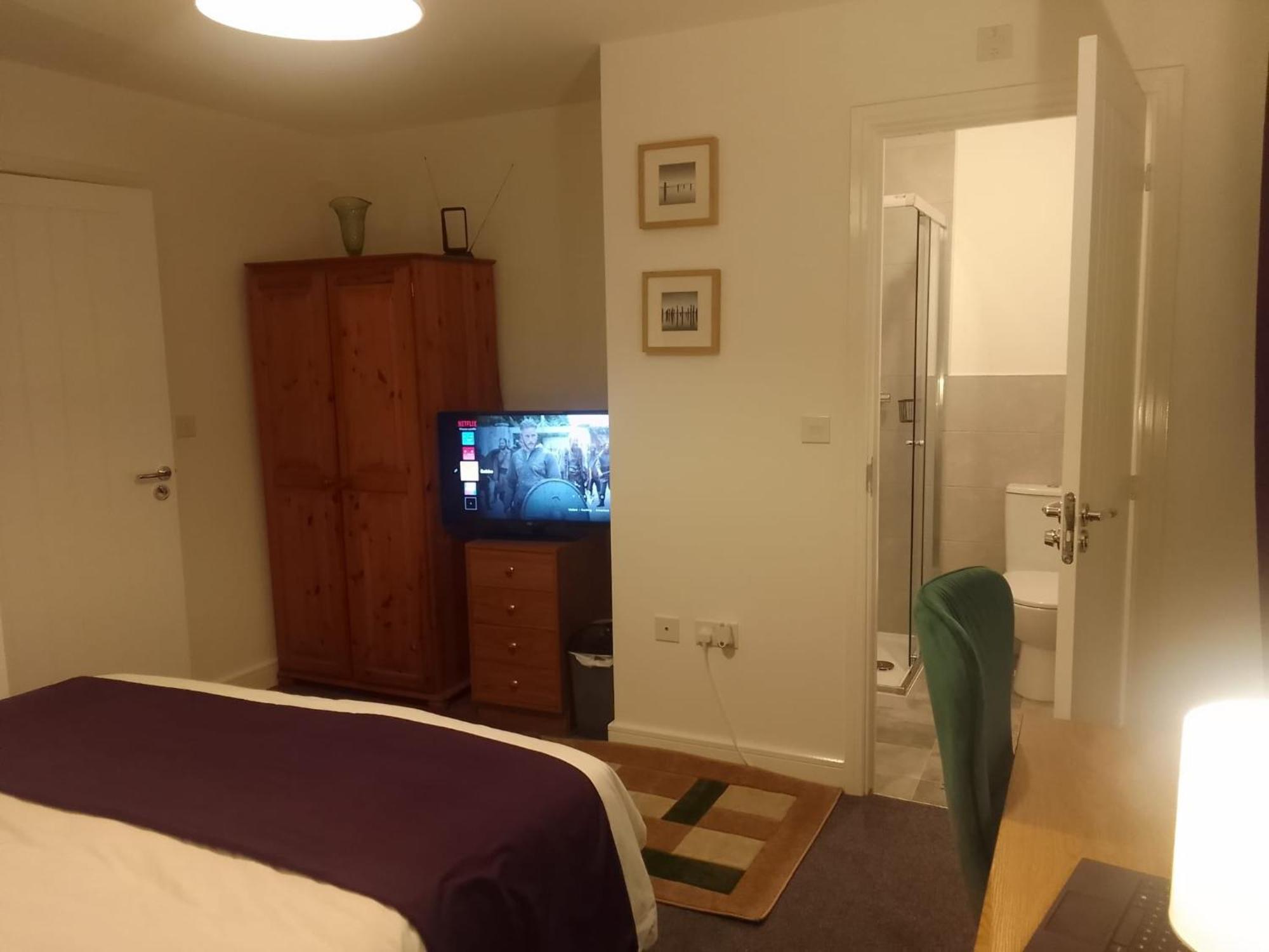 Ideal Home & Cottage Inviting 4 Bedroom Apartments Walsall Dış mekan fotoğraf