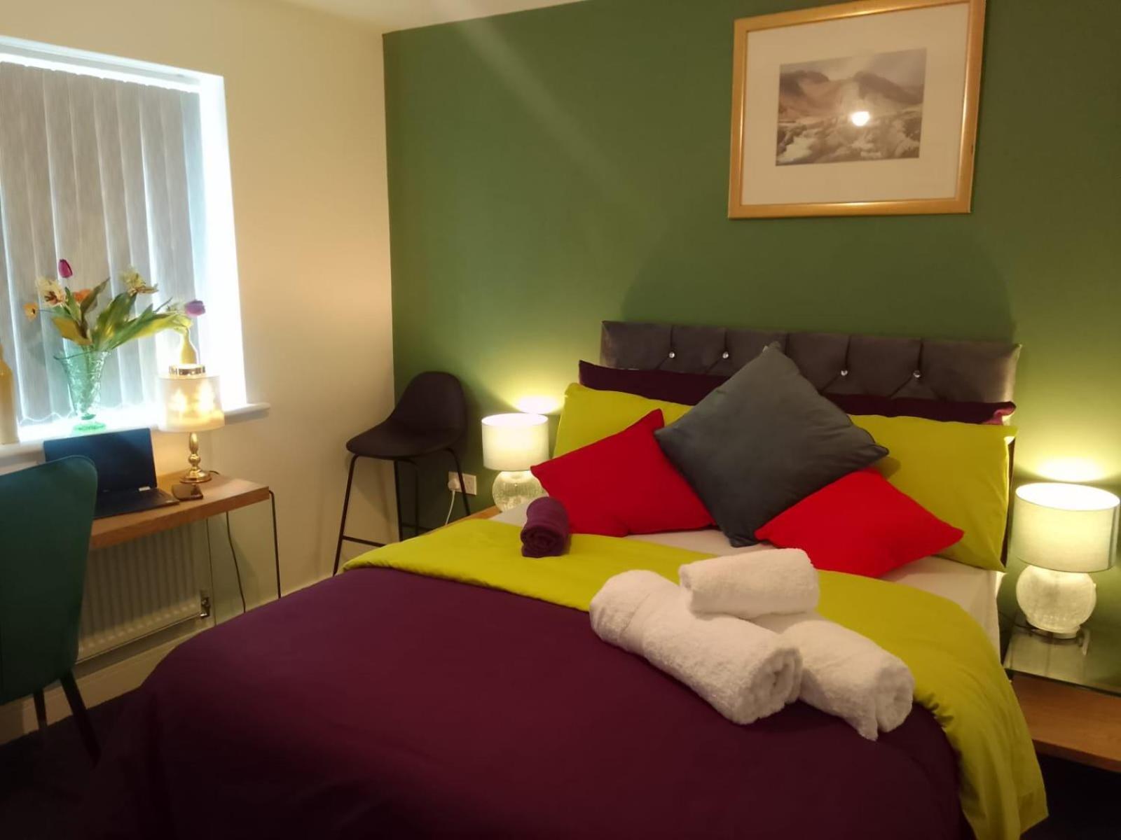 Ideal Home & Cottage Inviting 4 Bedroom Apartments Walsall Dış mekan fotoğraf